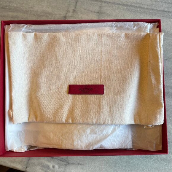 Valentino Garavani Rockstud Cage Leather Pumps with Studs **BRAND NEW** - Picture 3 of 9